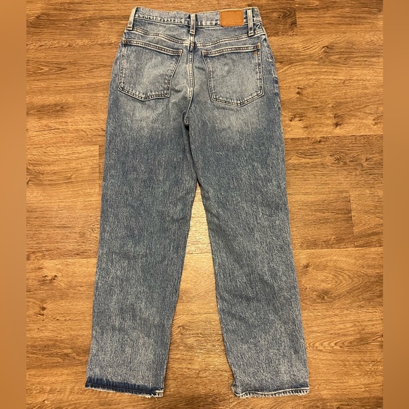Madewell Perfect Vintage Straight Jean in Kingsbury Wash: Knee-Rip Edition - 28 - Picture 11 of 12